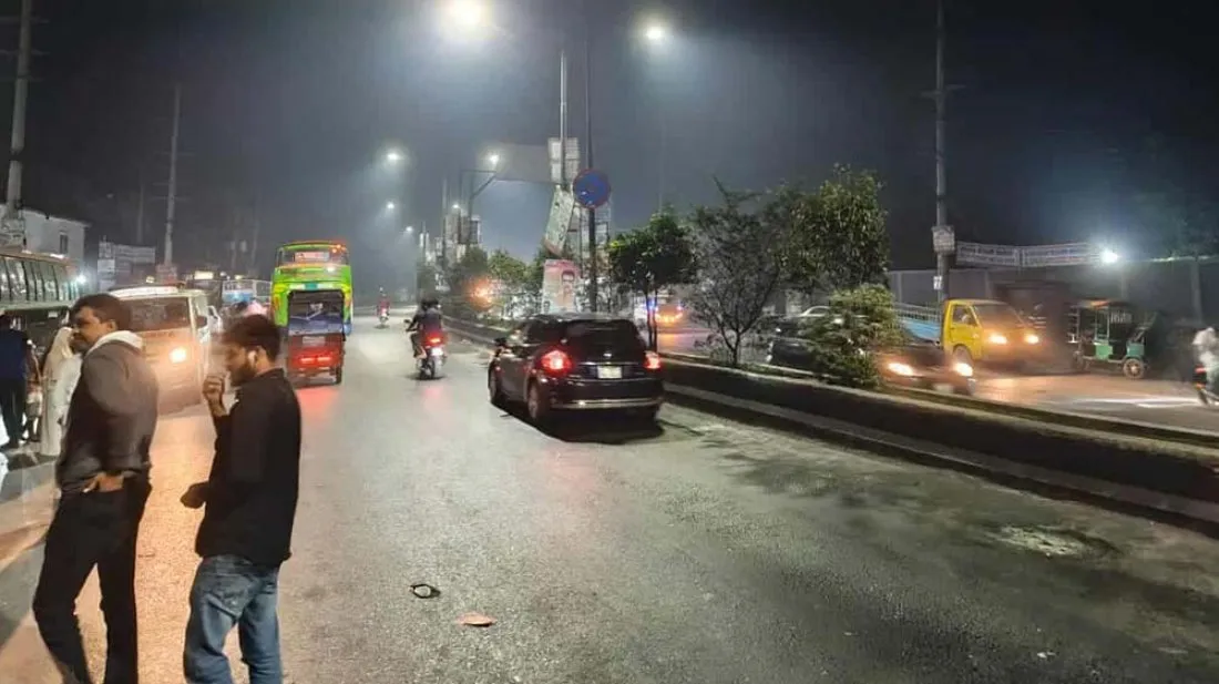 সন্ধ্যার পর ঢাকা আরও ফাঁকা, আতঙ্ক কাটেনি নগরবাসীর