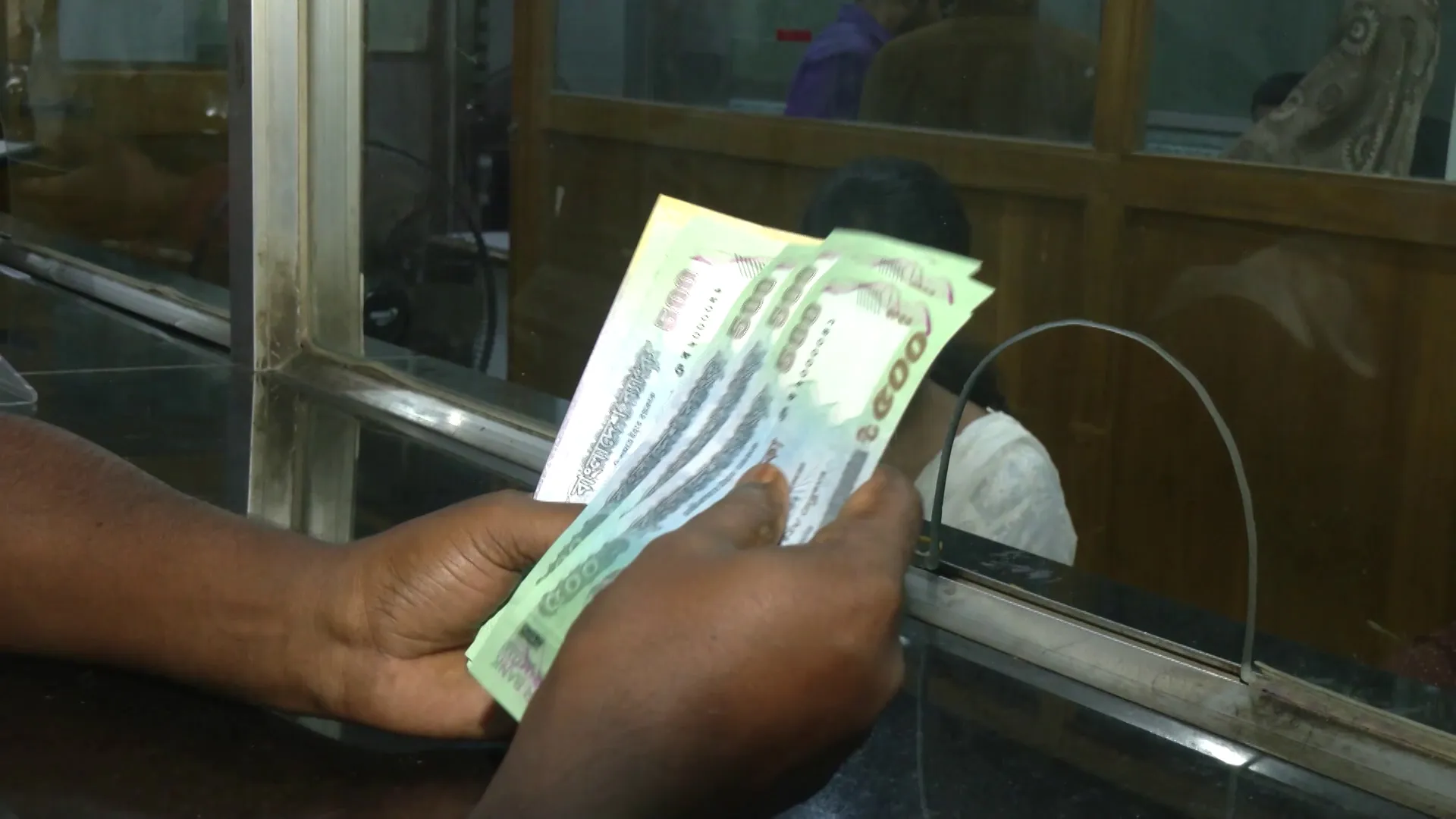 পর্যাপ্ত ঋণ ছাড়ে ব্যর্থ ৩৮ বেসরকারি ব্যাংক, কী বলছেন বিশ্লেষকরা?