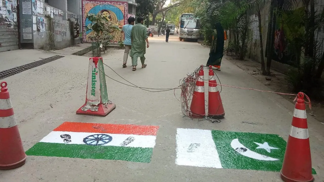 ভিনদেশি পতাকা আঁকার ঘটনায় তদন্ত দাবি