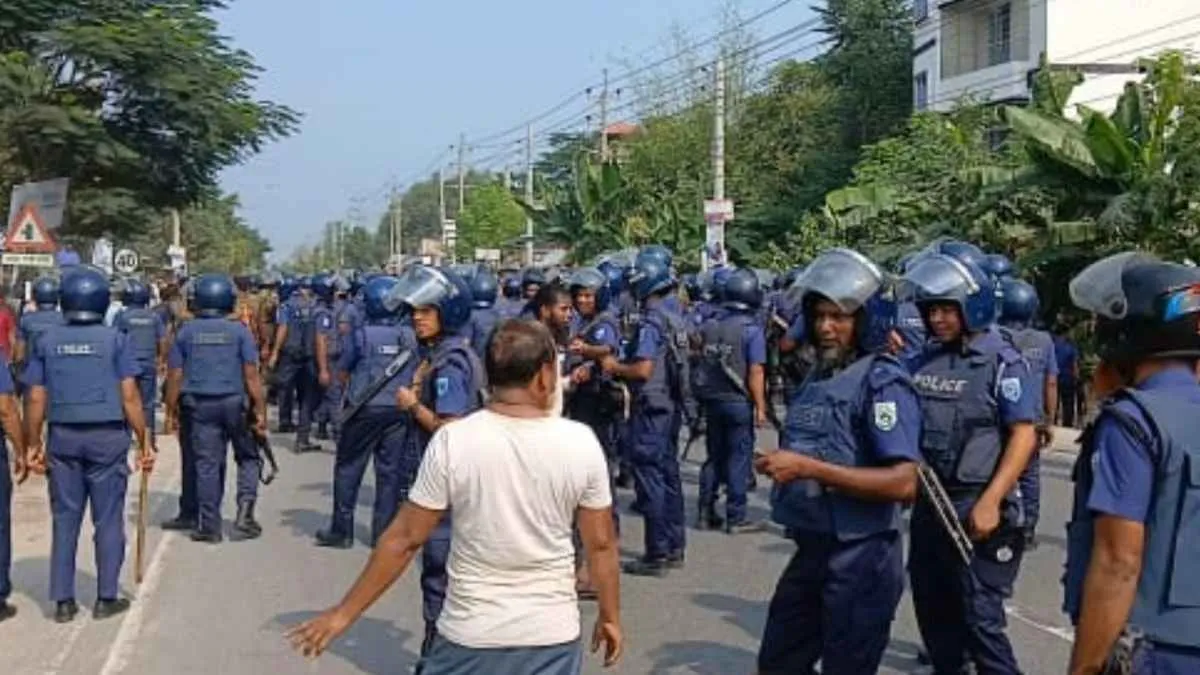 বেতন-বোনাস দাবিতে উত্তাল নীলফামারী ইপিজেড