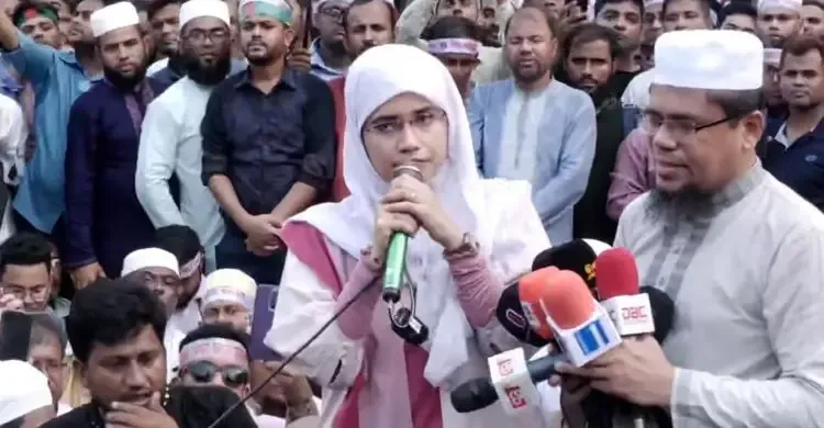 শিক্ষা উপদেষ্টাকে নিয়ে ক্ষোভ, ‘নিজেকে বড় ভাবেন’: সামান্তা শারমিন