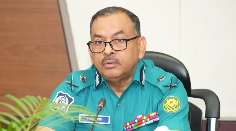 উৎসবমুখর পরিবেশে শারদীয় দুর্গাপূজা অনুষ্ঠিত হবে: ডিএমপি কমিশনার