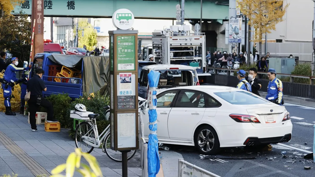 টোকিওতে চুরি করা গাড়িচাপায় হতাহত ১১