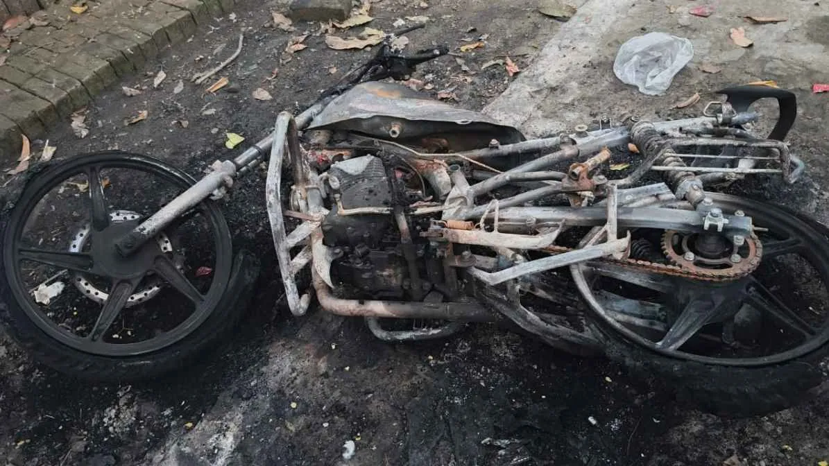 চাঁপাইনবাবগঞ্জে বসতবাড়িতে হাতবোমা বিস্ফোরণ, আহত দুই যুবক