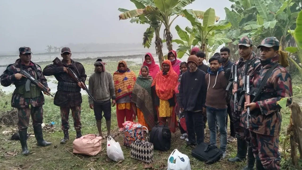 ভোলাহাট সীমান্তে অনুপ্রবেশের চেষ্টা: ২৭ জন আটক