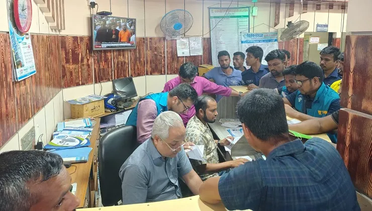 শ্যামনগর হাসপাতালে দুদকের অভিযান