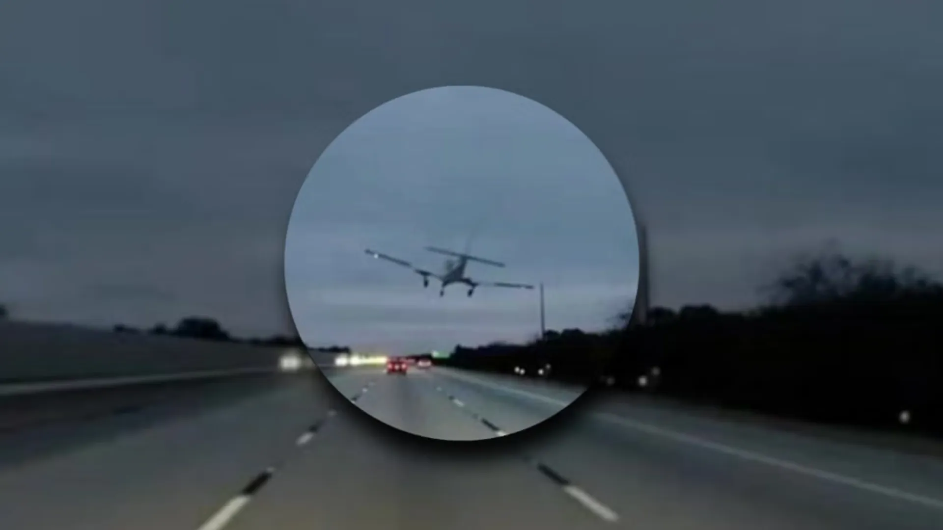 হাইওয়েতে চলন্ত গাড়ির ওপর আছড়ে পড়ল বিমান!