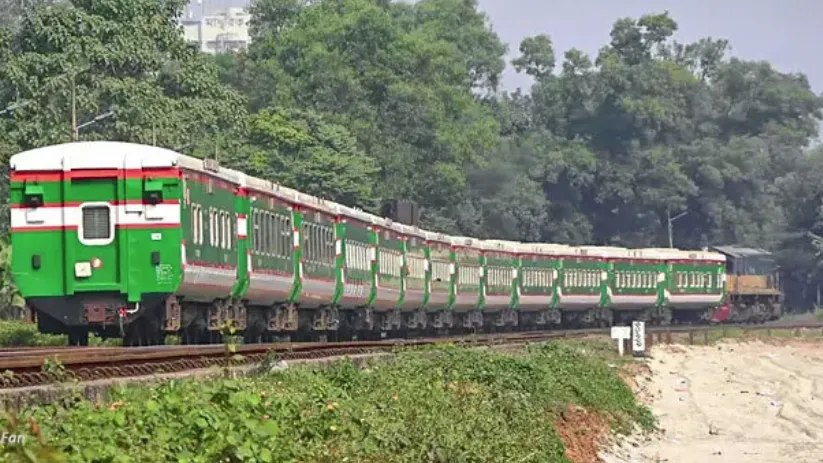চলন্ত ট্রেনের বগি বিচ্ছিন্ন