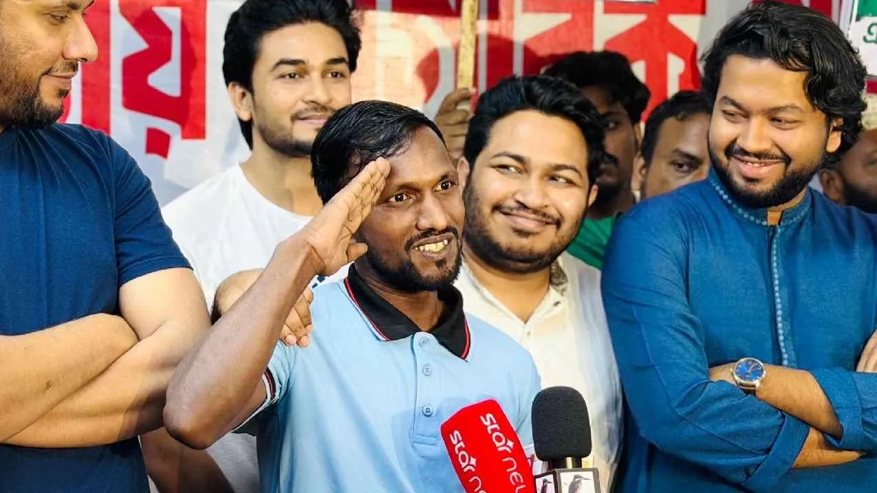 মির্জা আব্বাসের আসনে এনসিপি থেকে লড়তে চান সেই রিকশাচালক!