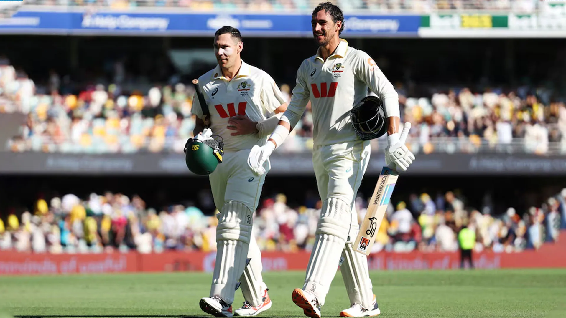 ব্রিসবেনে ইংল্যান্ডের আতঙ্ক অলরাউন্ডার স্টার্ক, রান পাহাড় অস্ট্রেলিয়ার