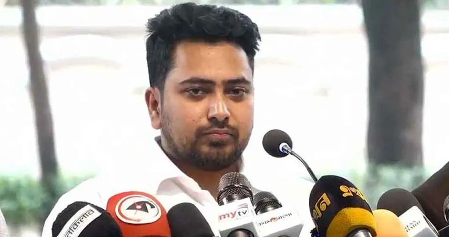 এনসিপি কোনো জোটে যাচ্ছে না: নাহিদ ইসলাম