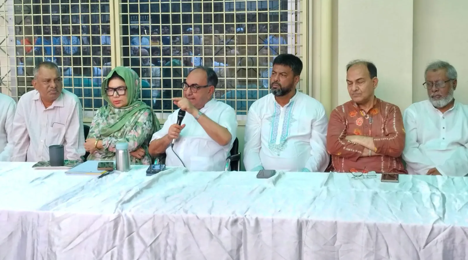 “ধর্ম ব্যবসায়ী দল নির্বাচনে বিভ্রান্তি ছড়াচ্ছে” : মির্জা আব্বাস