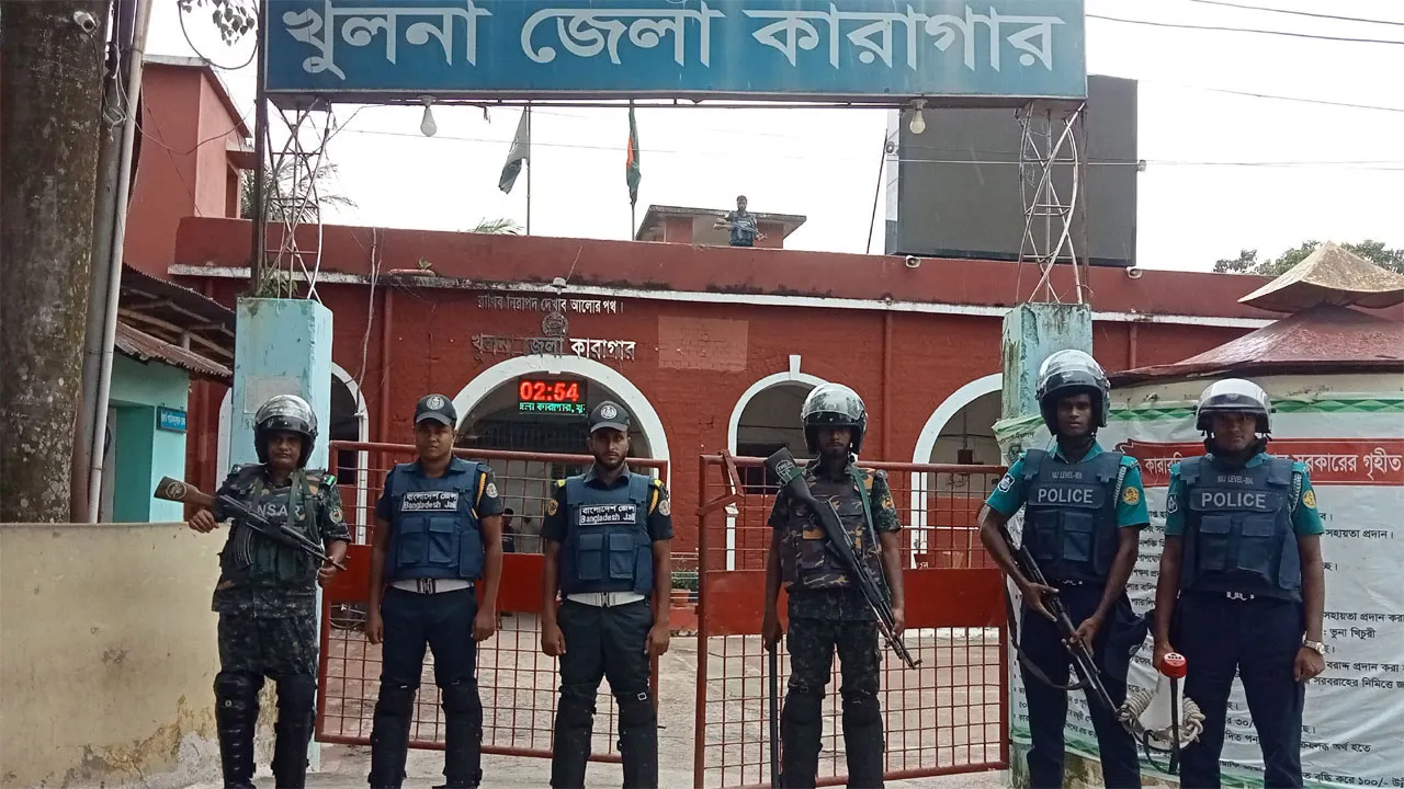 খুলনা কারাগারে সংঘর্ষের পর তিন আসামি কাশিমপুরে