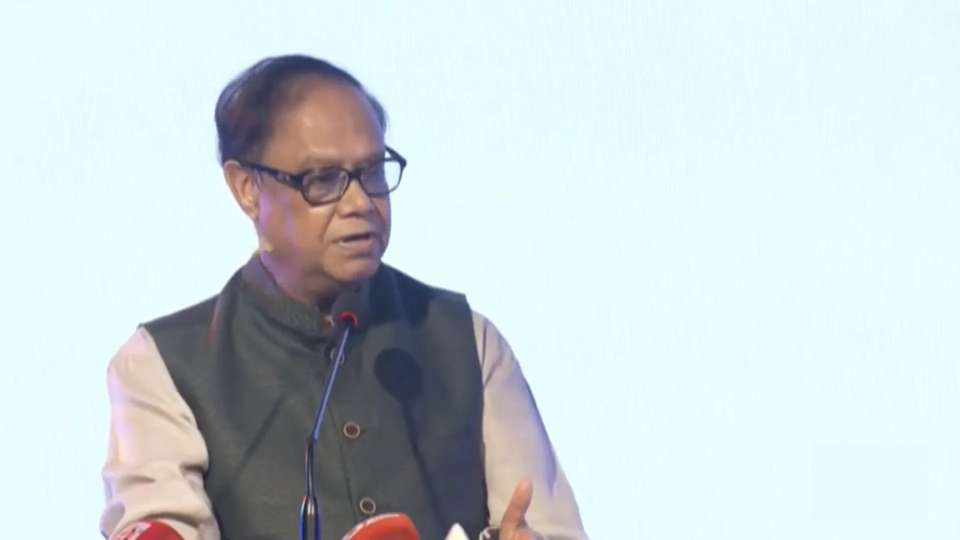 ক্ষুদ্র উদ্যোক্তাদের যুক্ত করতে পে-প্যাল সাথে যোগাযোগ চলছে: গভর্নর