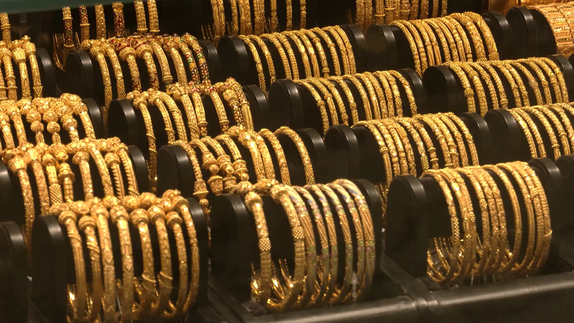 স্বর্ণের দাম আরও বাড়ল