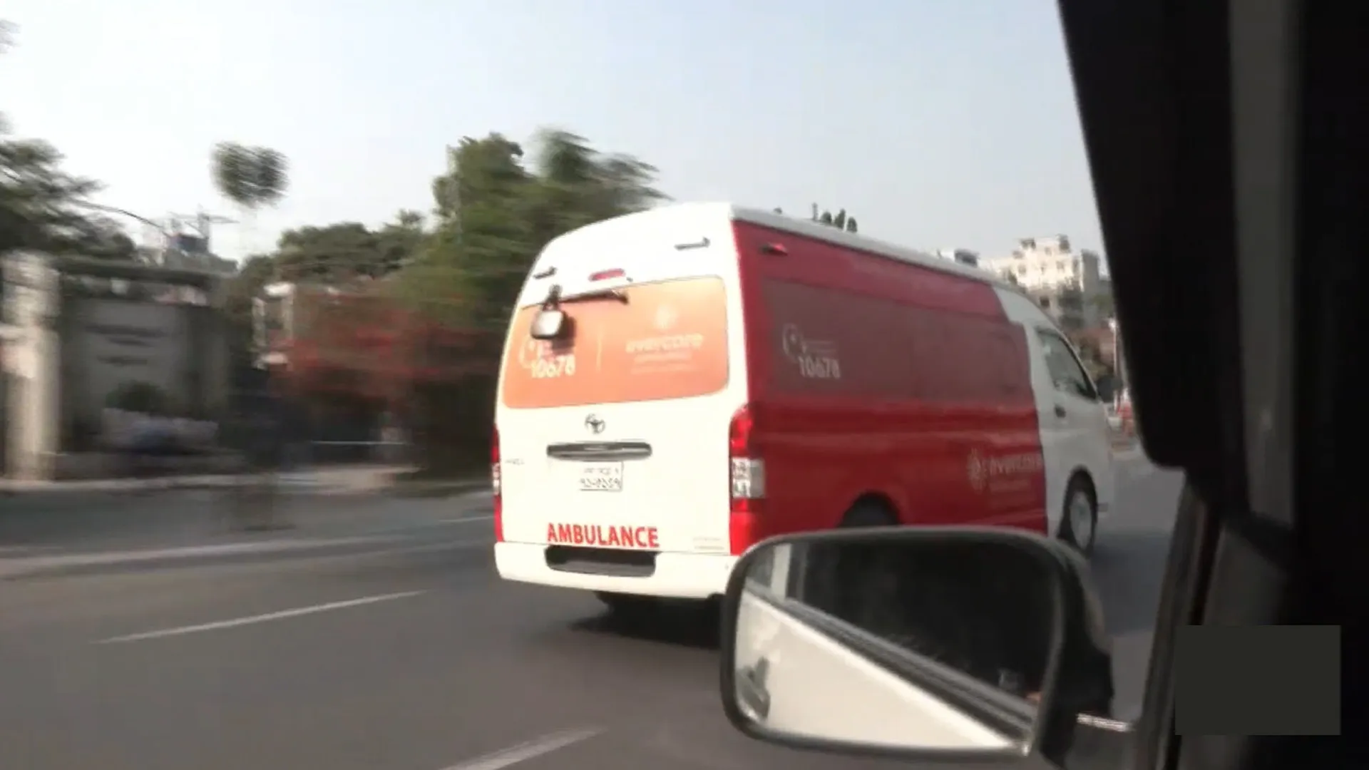 এভারকেয়ার থেকে হাদিকে নেয়া হচ্ছে বিমানবন্দরে