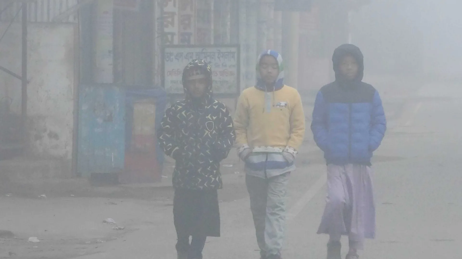 আসছে তীব্র শৈত্যপ্রবাহ, তাপমাত্রা নামতে পারে ৪ ডিগ্রিতে