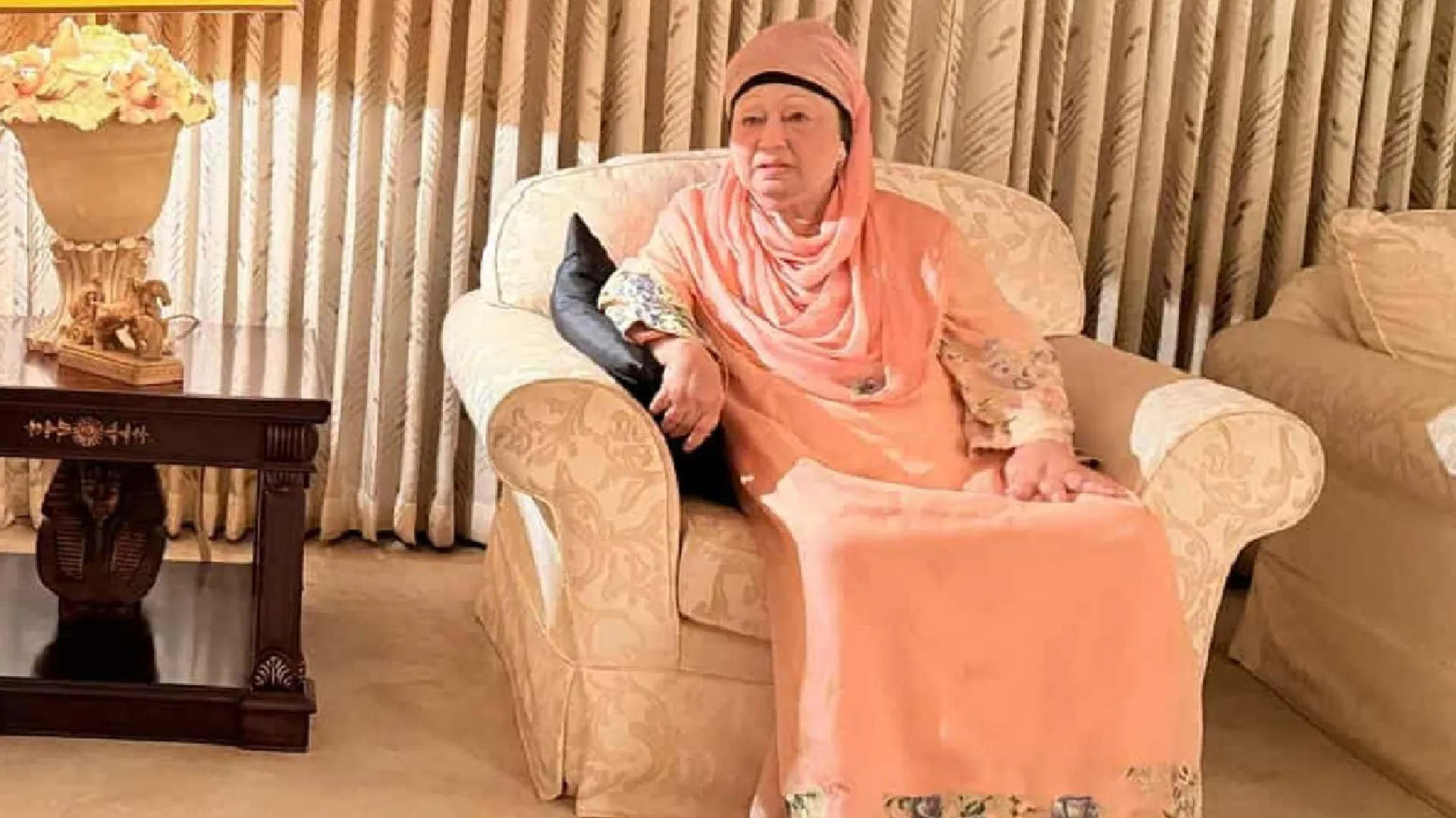 কথা বললেও শারীরিক সংকট রয়ে গেছে খালেদা জিয়ার