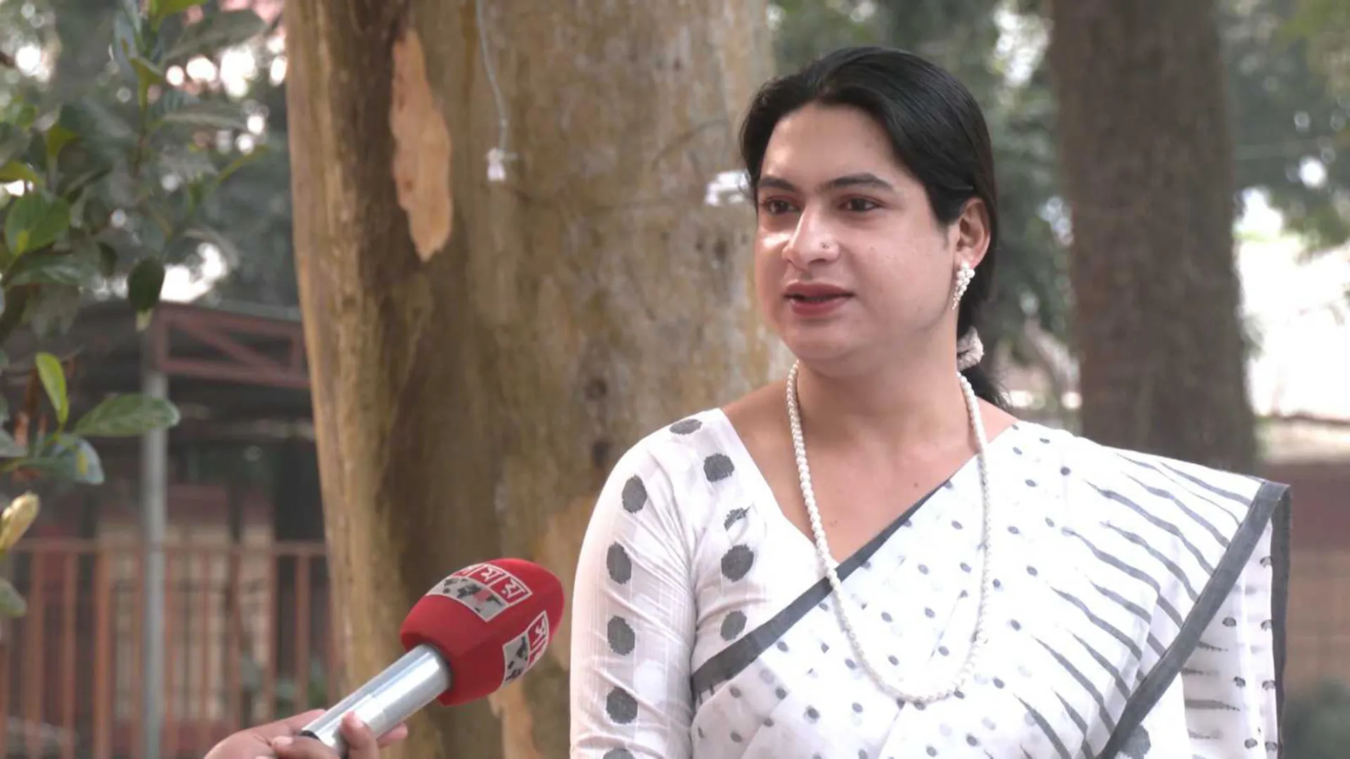 রংপুর-৩ আসনে আবারও নির্বাচনে লড়ার ঘোষণা দিলেন তৃতীয় লিঙ্গের রানি