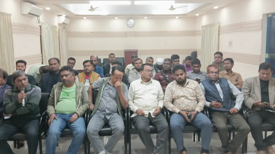 ঝালকাঠিতে সাংবাদিক লাঞ্ছনার প্রতিবাদে তীব্র নিন্দা