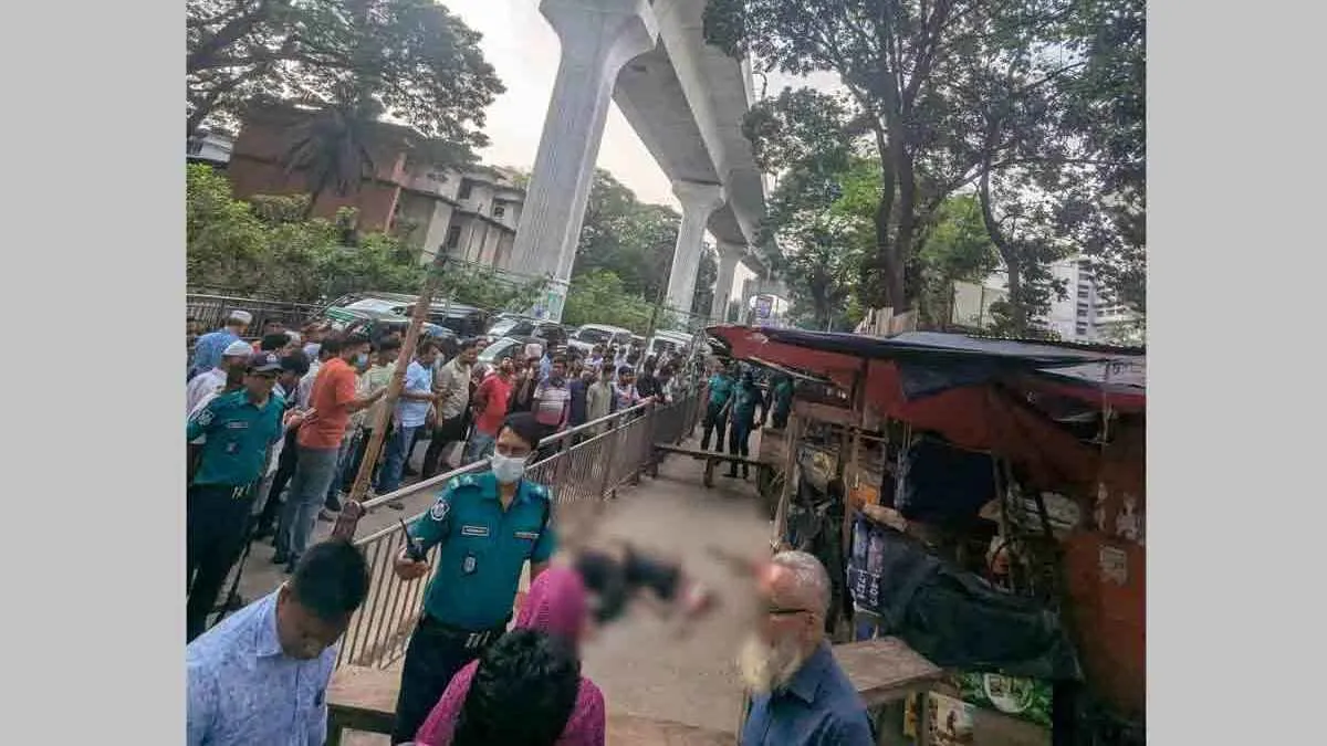 ফার্মগেটে মেট্রোরেল পিলার থেকে প্যাড পড়ে পথচারীর মৃত্যু