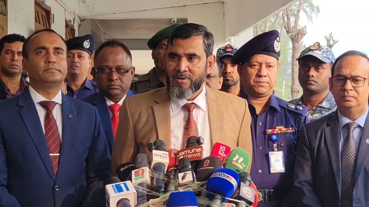 গণভোটে নিরপেক্ষ থাকার নির্দেশ ইসির