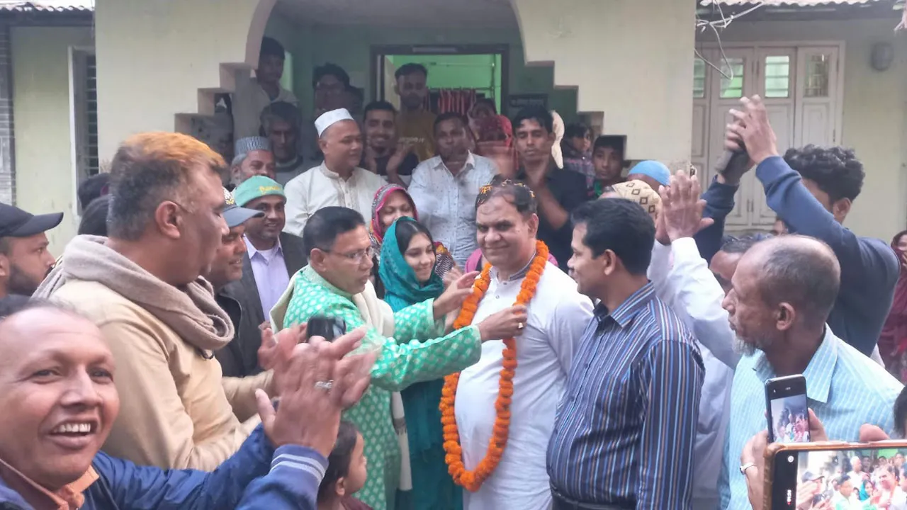 অর্ধশতাধিক কর্মী নিয়ে বিএনপিতে খোকন মাদবর