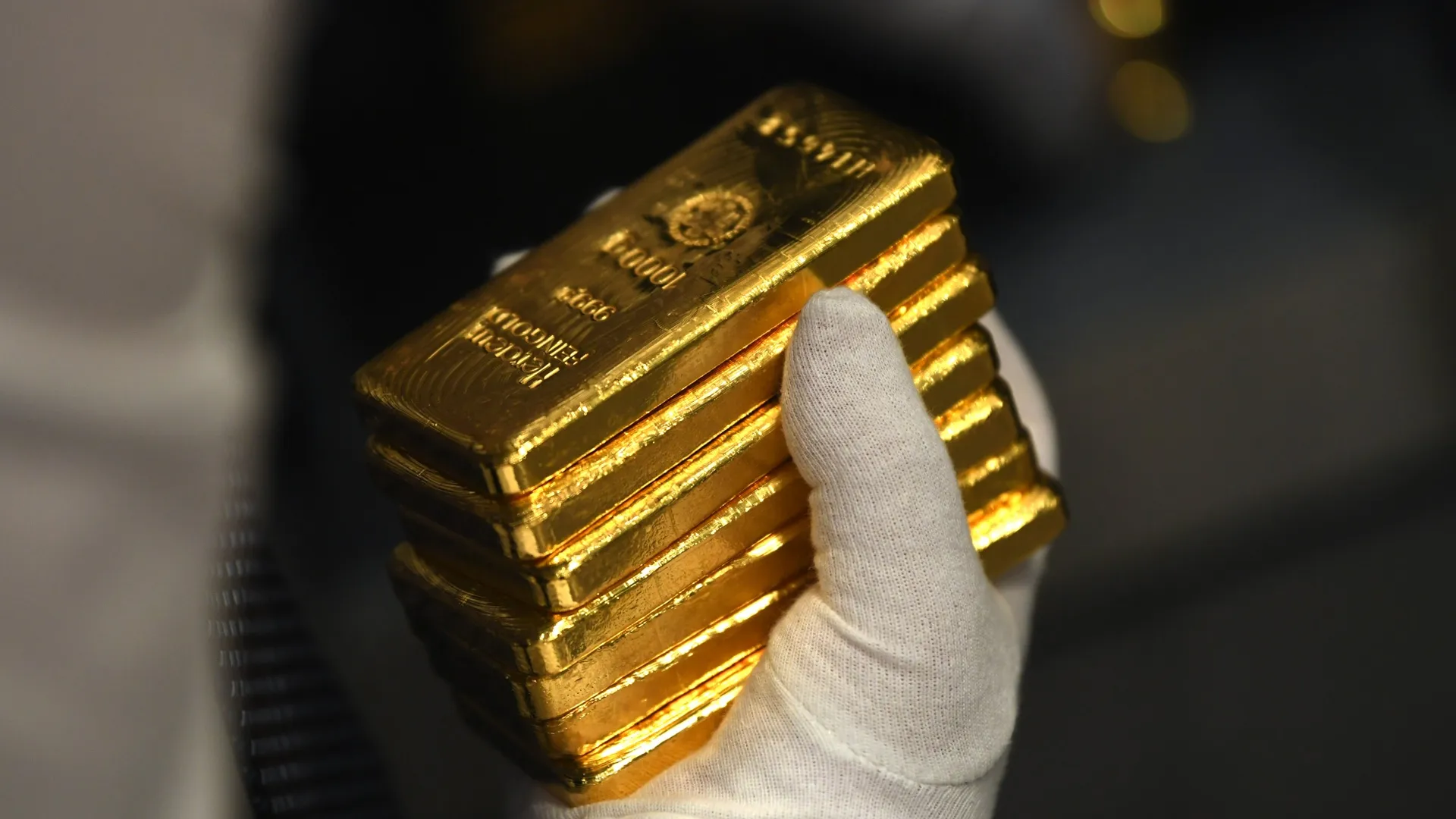 ২০২৫ সাল: উত্থান-পতনে টালমাটাল স্বর্ণের বাজার