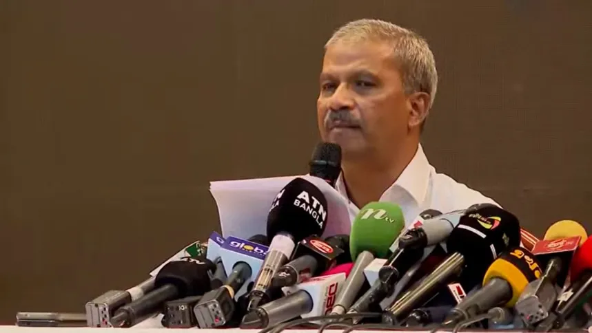 মামলায় পলাতক আসামিরা জাতীয় নির্বাচনে প্রার্থী হতে পারবেন না
