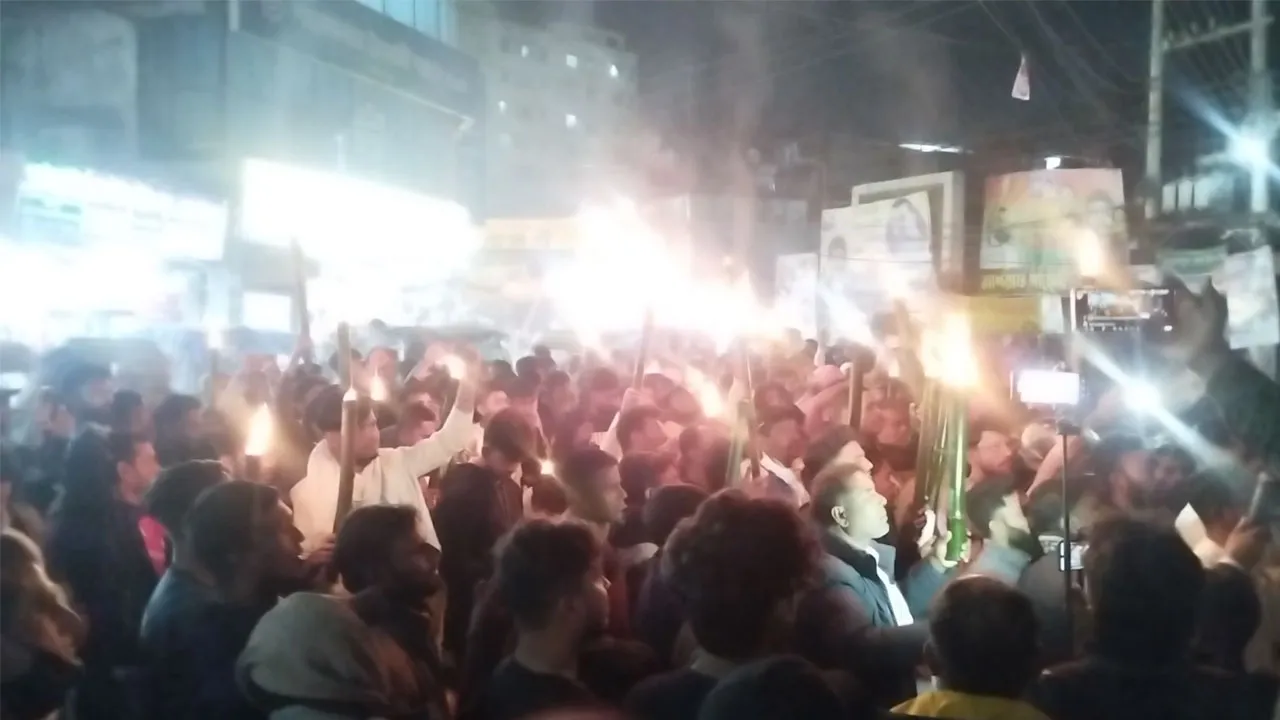 টুকুর মনোনয়ন বাতিলের দাবিতে টাঙ্গাইলে মশাল মিছিল