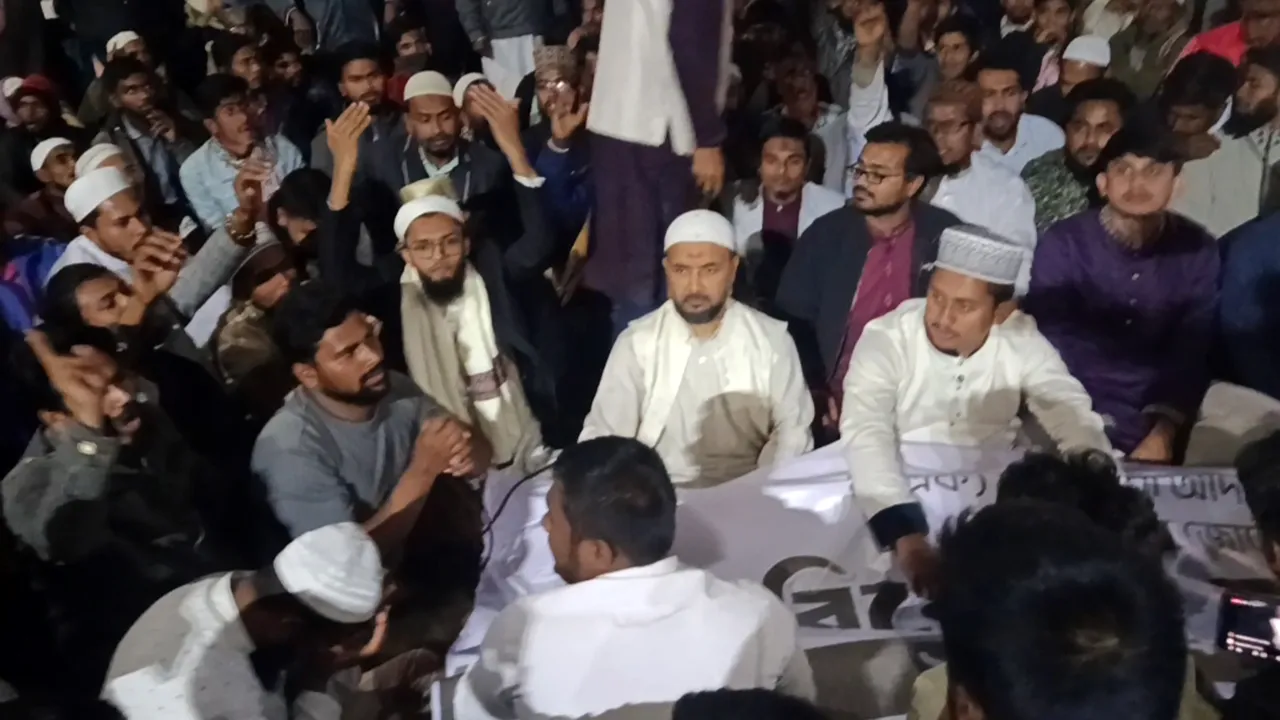 নির্বাচনি পক্ষপাতের অভিযোগে পঞ্চগড়ে প্রশাসন ঘেরাও