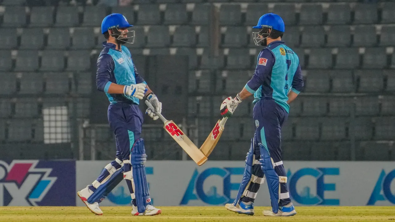 ঢাকাকে ৪১ রানে হারিয়ে টানা দ্বিতীয় জয় নোয়াখালী এক্সপ্রেসের