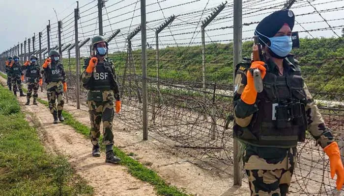 জীবননগর সীমান্তে বাংলাদেশী নাগরিককে আটক করেছে বিএসএফ