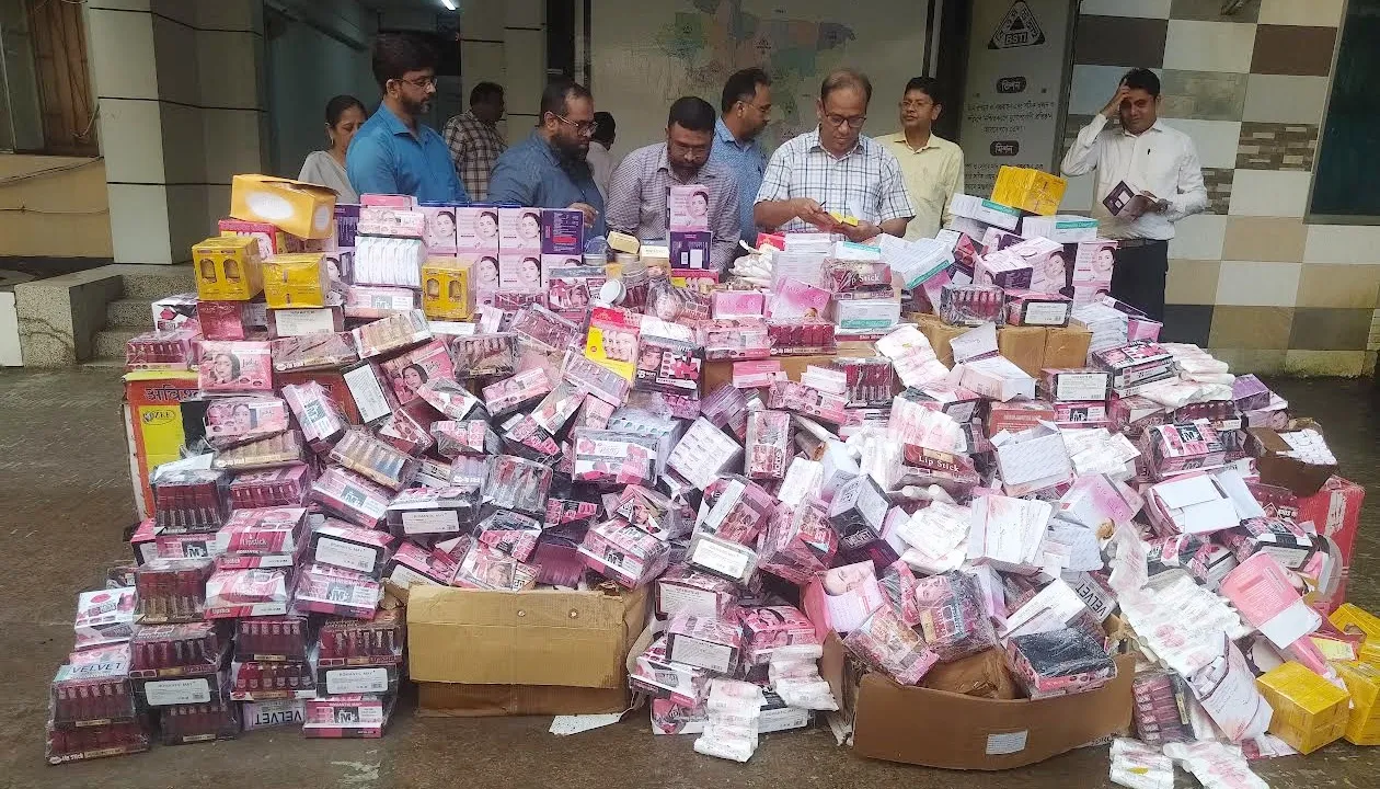 বিএসটিআই অভিযানে এক কোটি টাকার ভেজাল কসমেটিকস জব্দ