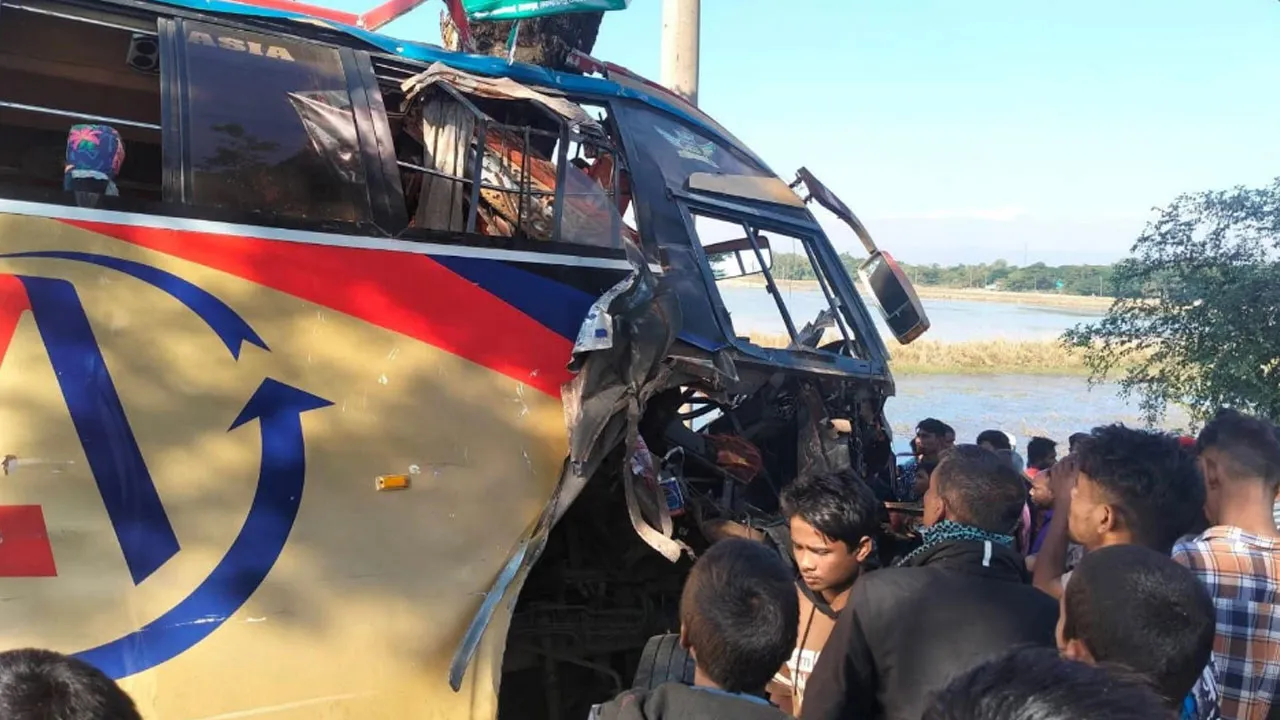 সিলেট মহাসড়কে ভয়াবহ সংঘর্ষে প্রাণহানি