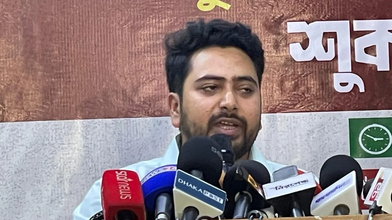 গণঅভ্যুত্থানের অর্জন ভাগ করে নিচ্ছে বিএনপি-জামায়াত: নাহিদ