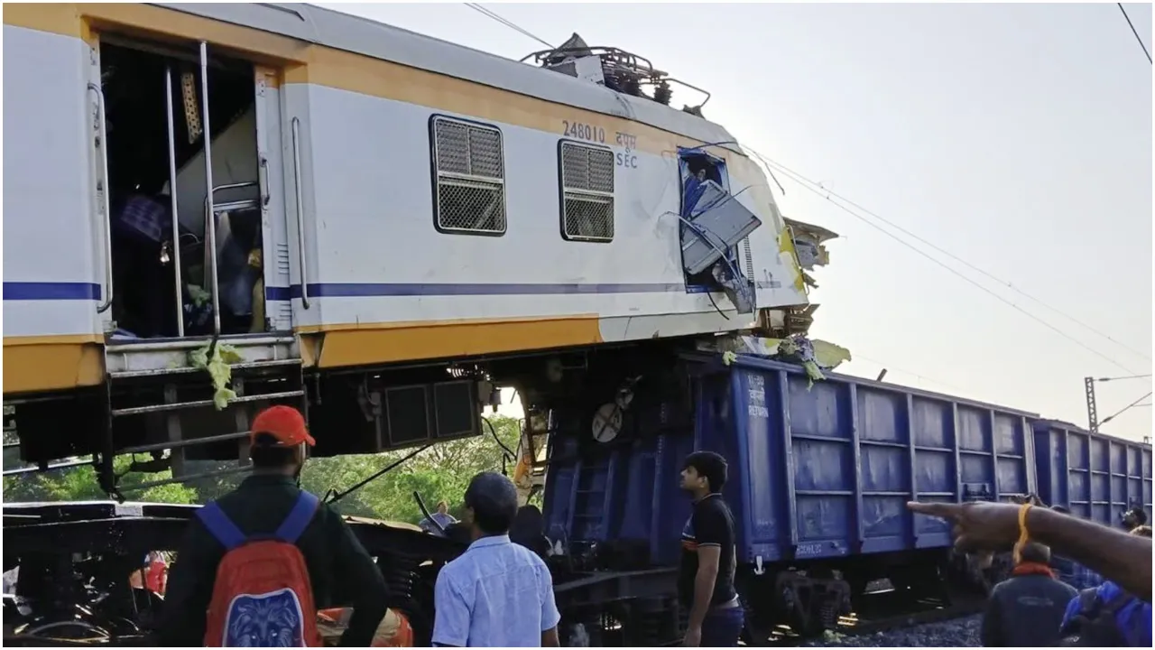 ছত্তিশগড়ে দুই ট্রেনের সংঘর্ষে নিহত ৪