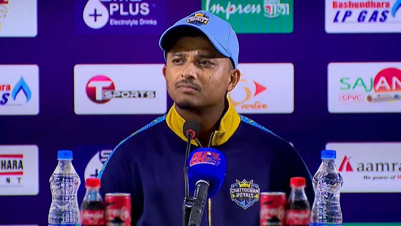 জয়ের শুরু, বিদেশি শক্তির অপেক্ষায় চট্টগ্রাম