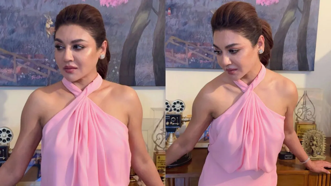 গোলাপি রঙে মোহ ছড়ালেন জয়া আহসান