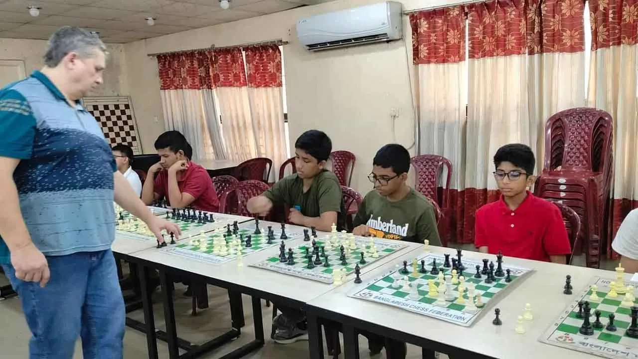 ১৪ বছর বয়সী সায়ান রুশ গ্র্যান্ডমাস্টারকে পরাজিত করল