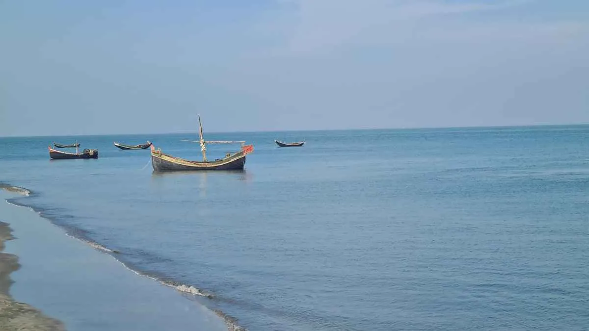 ৬ রোহিঙ্গা জেলেকে ধরে নিয়ে গেল আরাকান আর্মি