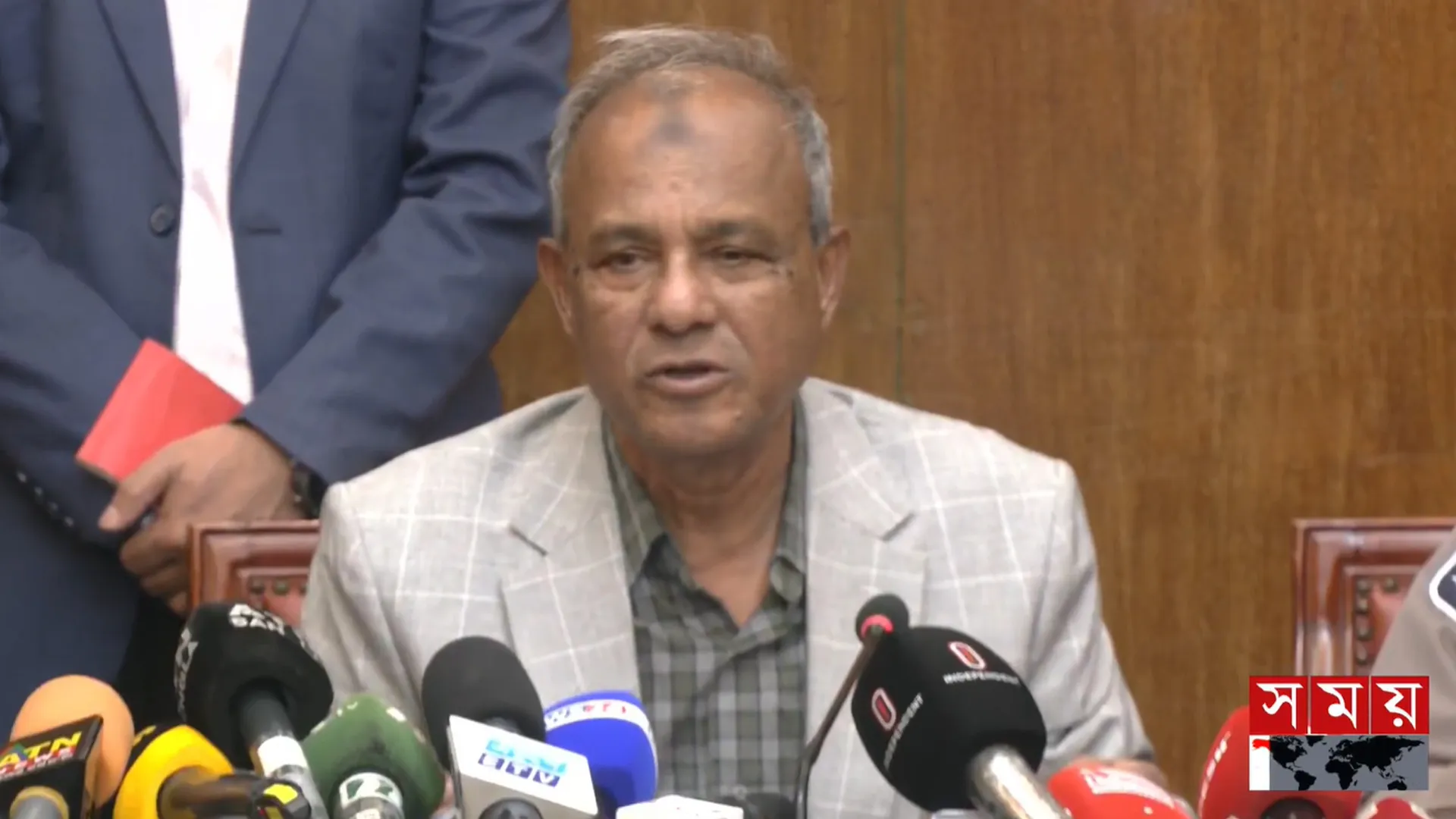 দেশে তারেক রহমানের নিরাপত্তা প্রসঙ্গে যা বললেন স্বরাষ্ট্র উপদেষ্টা