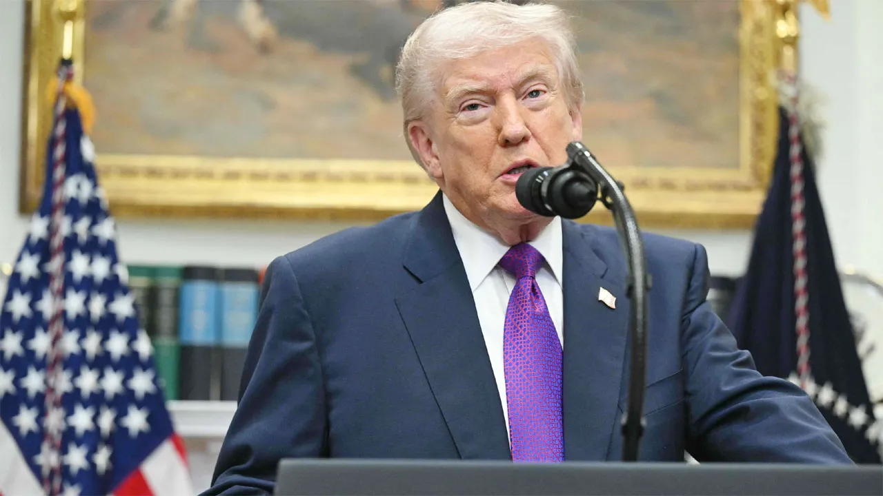 সমঝোতা না হলে ‘মিডনাইট হ্যামার’: ইরানকে ট্রাম্পের কড়া বার্তা