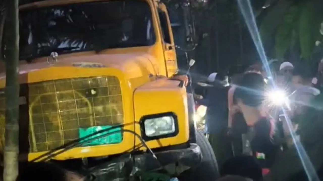 কুমিল্লায় ট্রাক-অটোরিকশা সংঘর্ষে তিনজনের প্রাণহানি