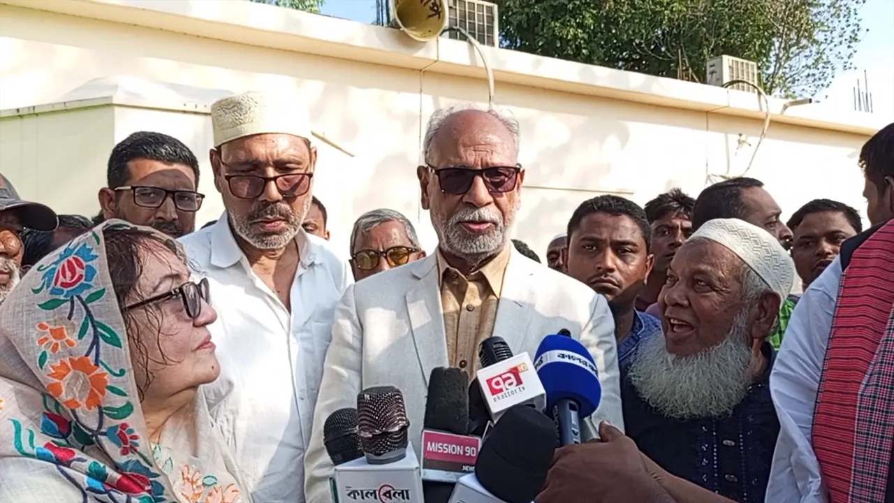 আ.লীগ বহিষ্কারেই বাঁচলাম, মন্তব্য লতিফ সিদ্দিকীর