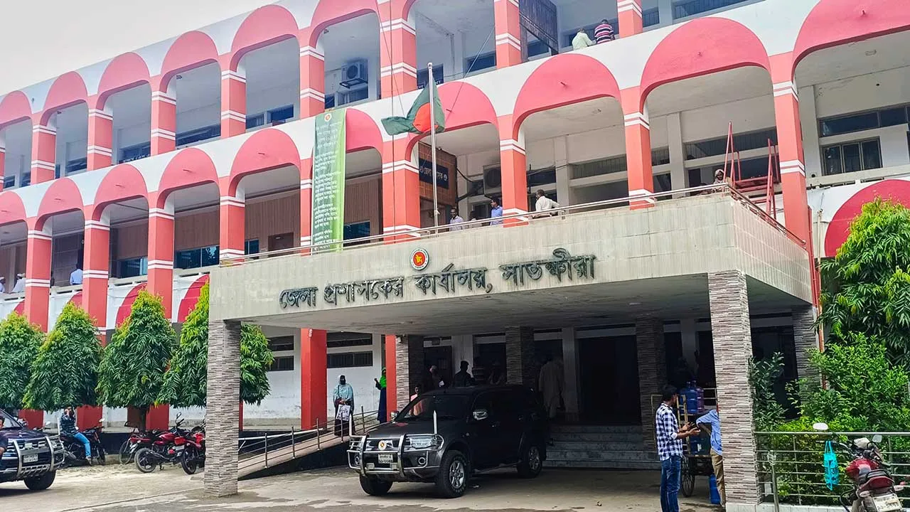 সাতক্ষীরায় ভোটকেন্দ্র ধূমপানমুক্ত ঘোষণা