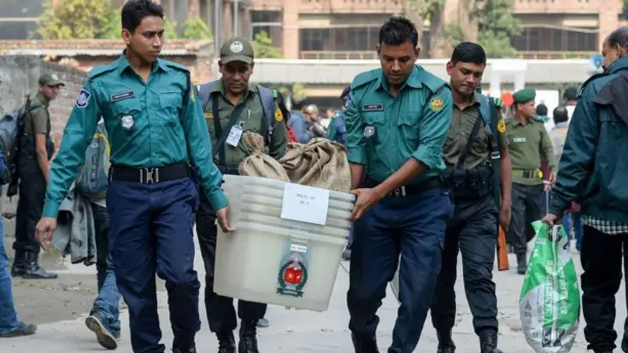 খুলনায় ভোটের মাঠে বাড়তি সতর্কতা, ৫৬৬ কেন্দ্র ঝুঁকিতে