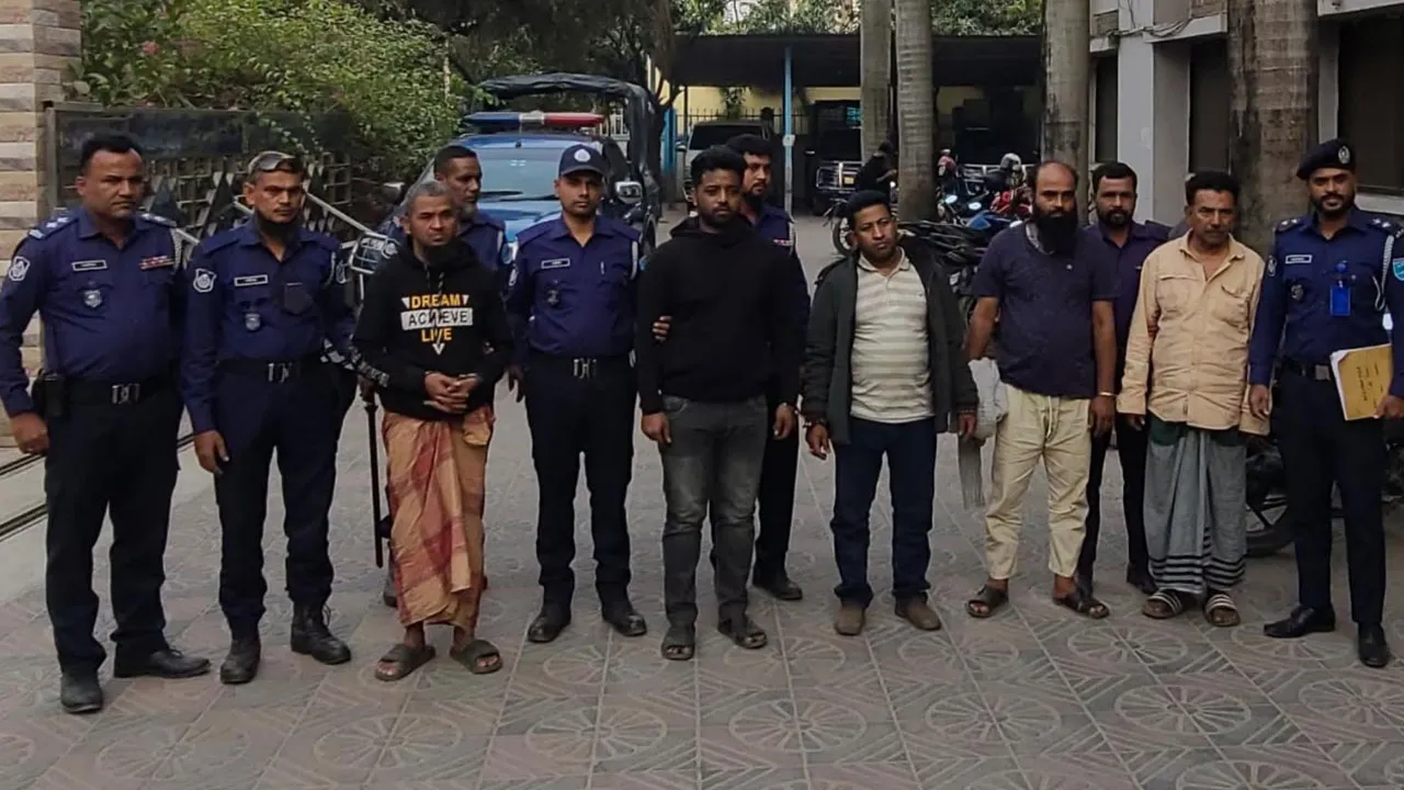 স্বামীকে সরাতে প্রেমিকের সাথে নৃশংস ফাঁদ