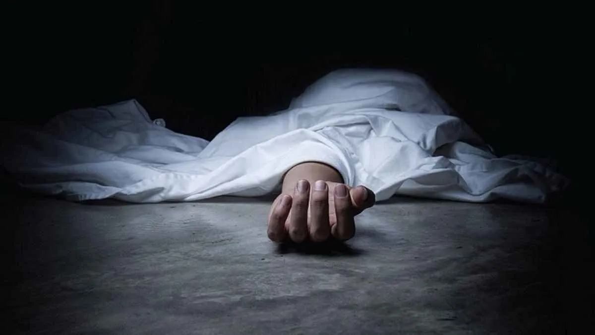 পেট্রোল ঢেলে ঘুমন্ত স্ত্রী-সন্তানসহ ছয়জনের গায়ে আগুন