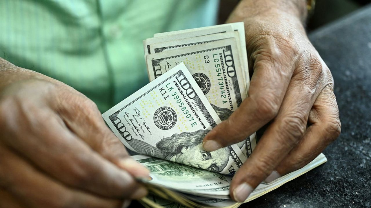 dollar-20251022235305